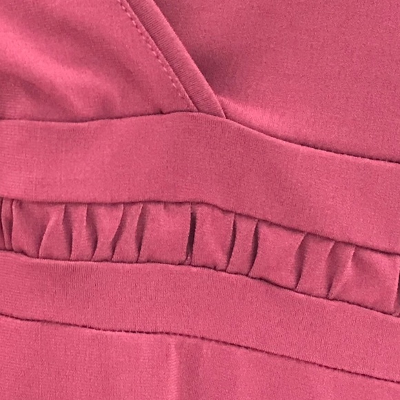 ⭐️Host Pick Twice⭐️Thyme Super-Fit Burgundy Maternity Top - Picture 2 of 8